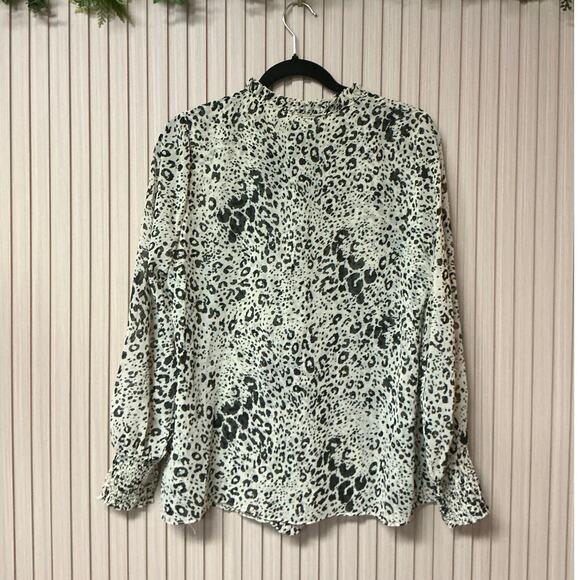 T Tahari Leopard Print Hidden Button-Up Ruffle Top Women’s Size M - Picture 2 of 5